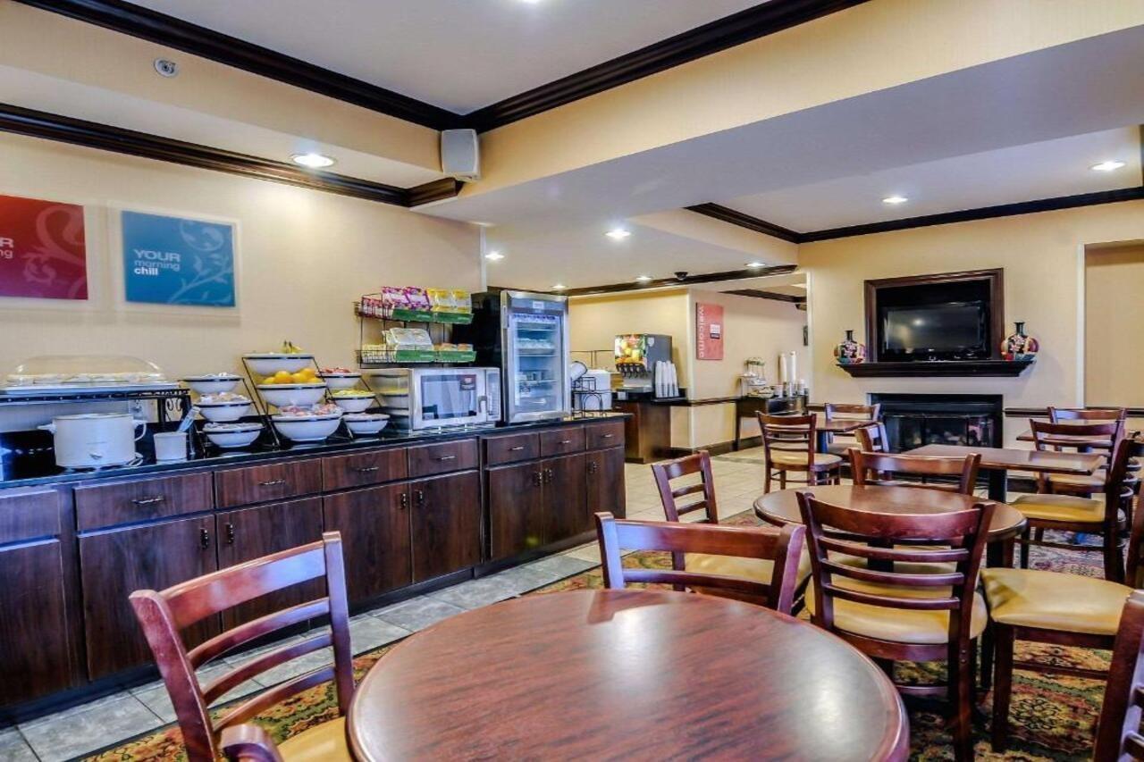 Comfort Inn & Suites Hillsville I-77 Esterno foto