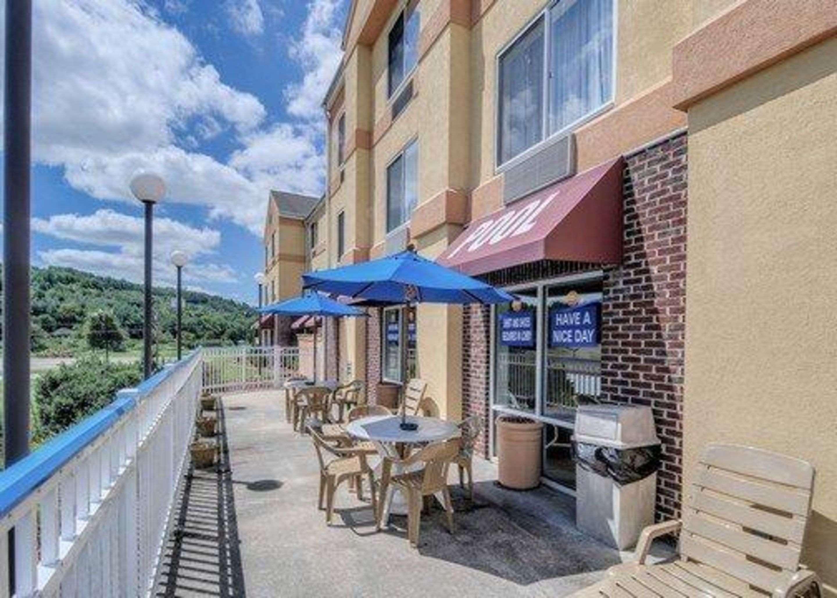 Comfort Inn & Suites Hillsville I-77 Esterno foto