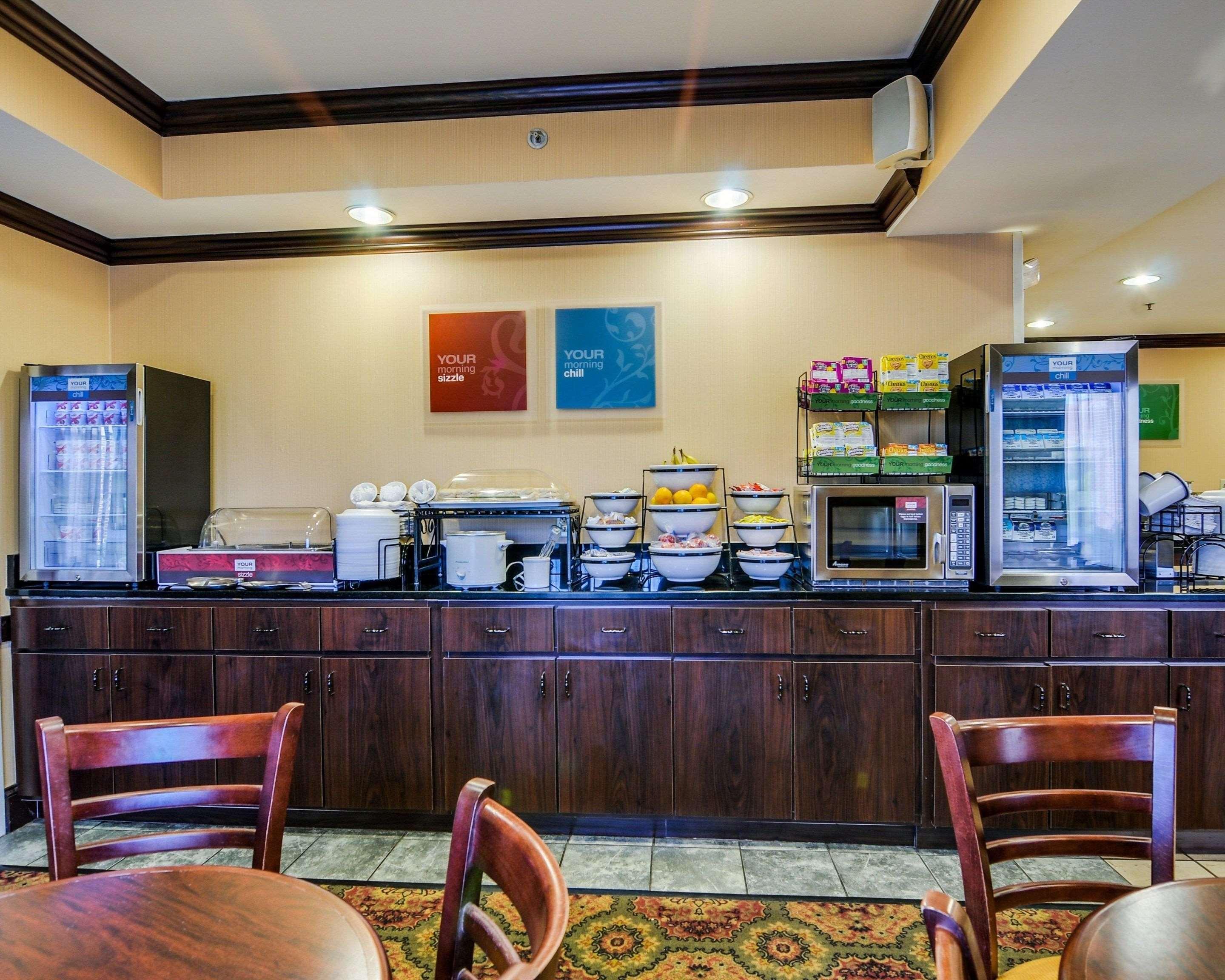 Comfort Inn & Suites Hillsville I-77 Esterno foto