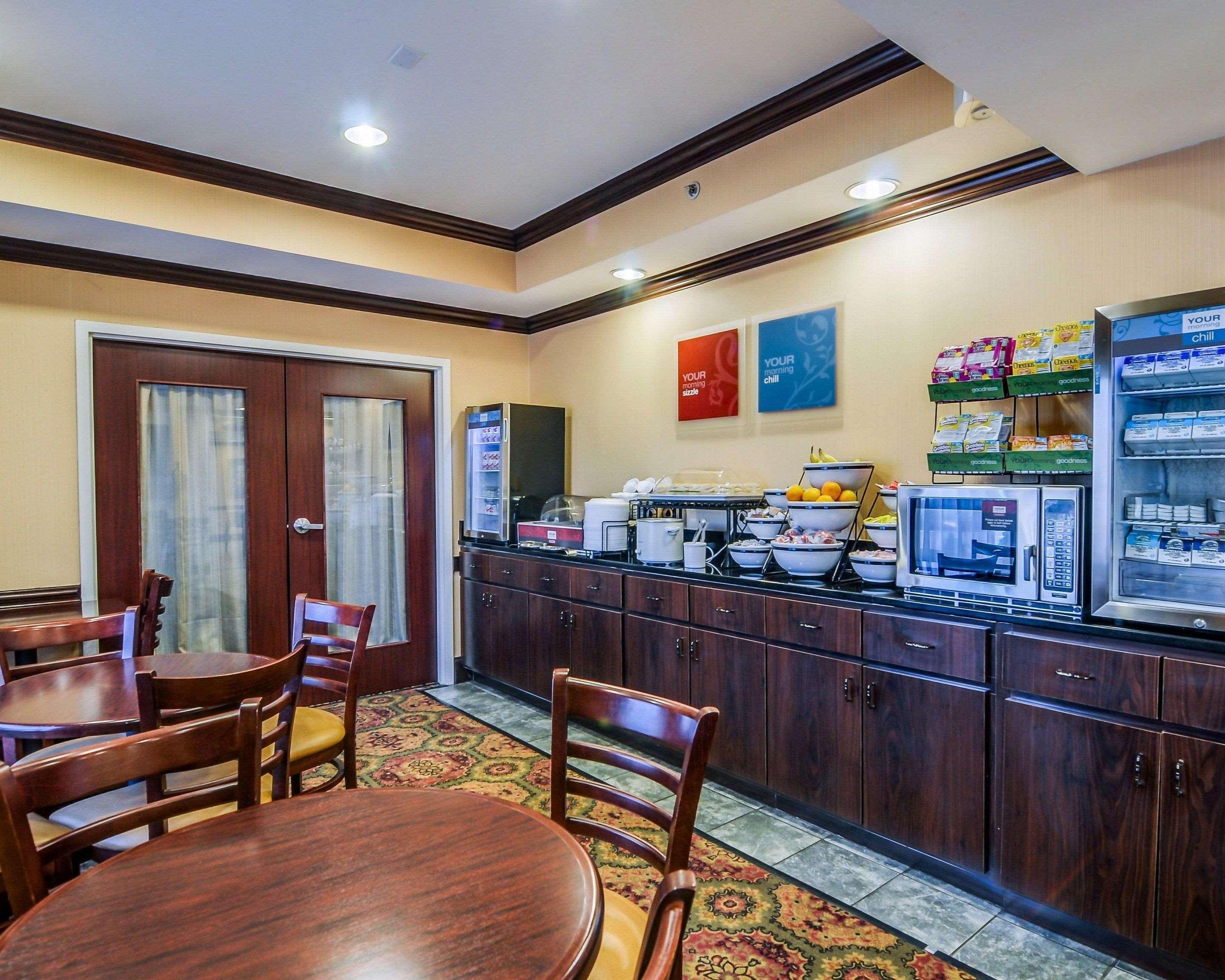 Comfort Inn & Suites Hillsville I-77 Esterno foto