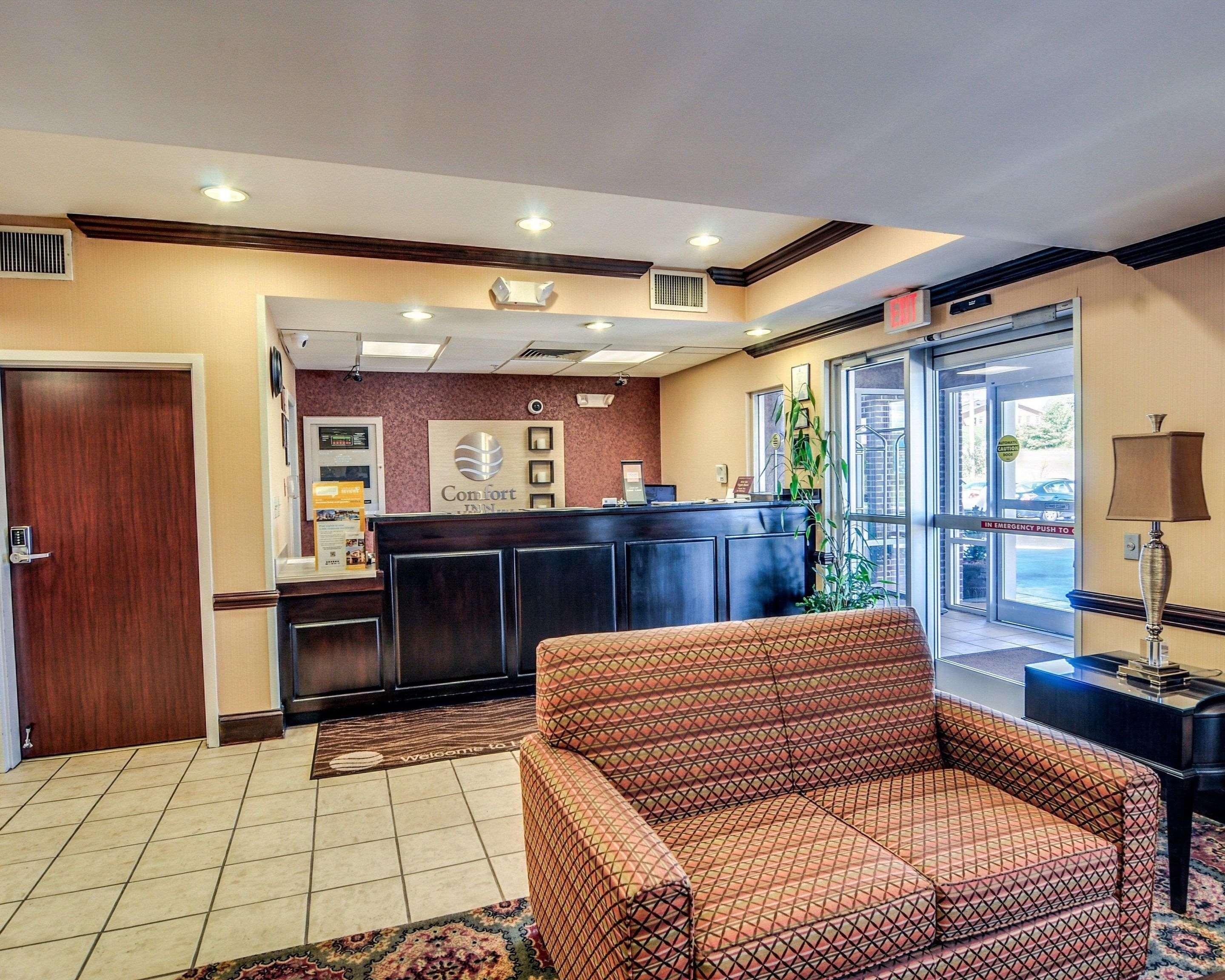 Comfort Inn & Suites Hillsville I-77 Esterno foto